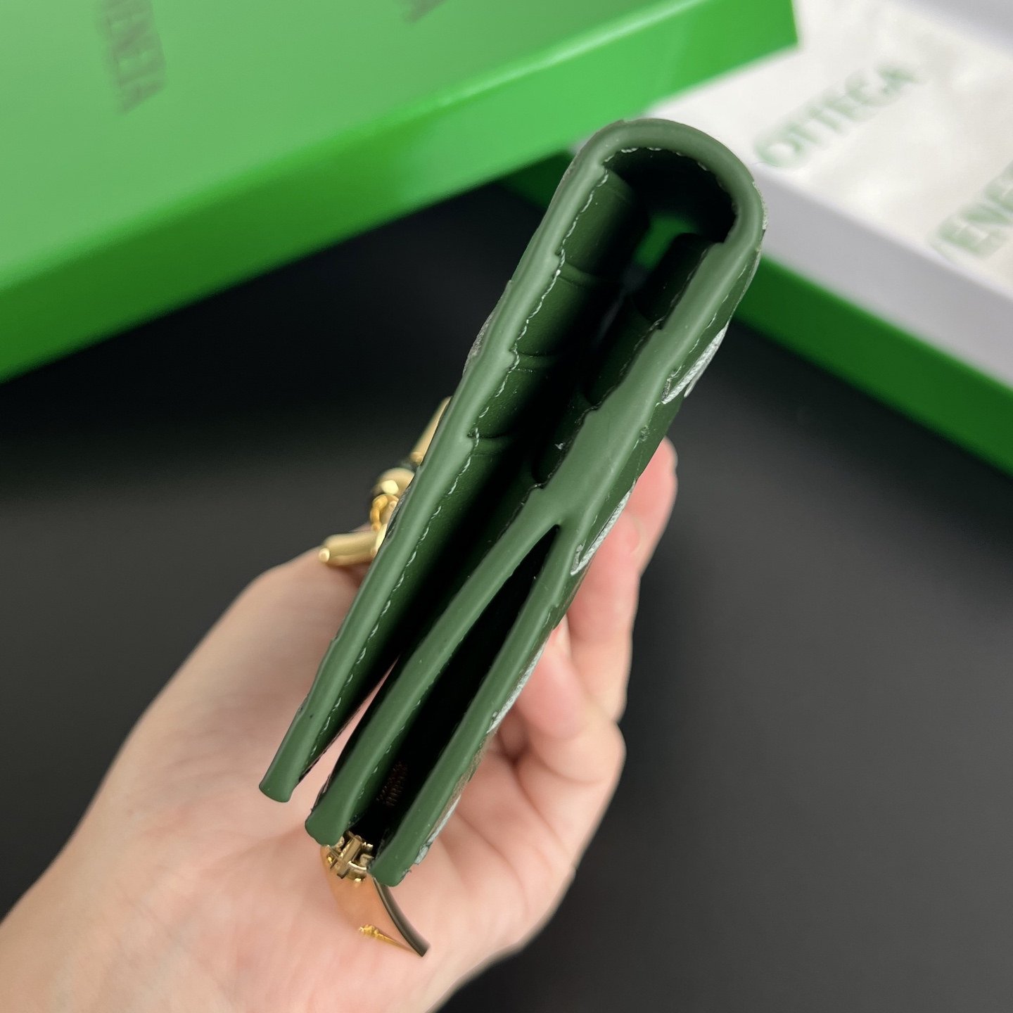 Bottega Veneta Portefeuille long Andiamo – Vert – Cuir nappa Intrecciato – Long