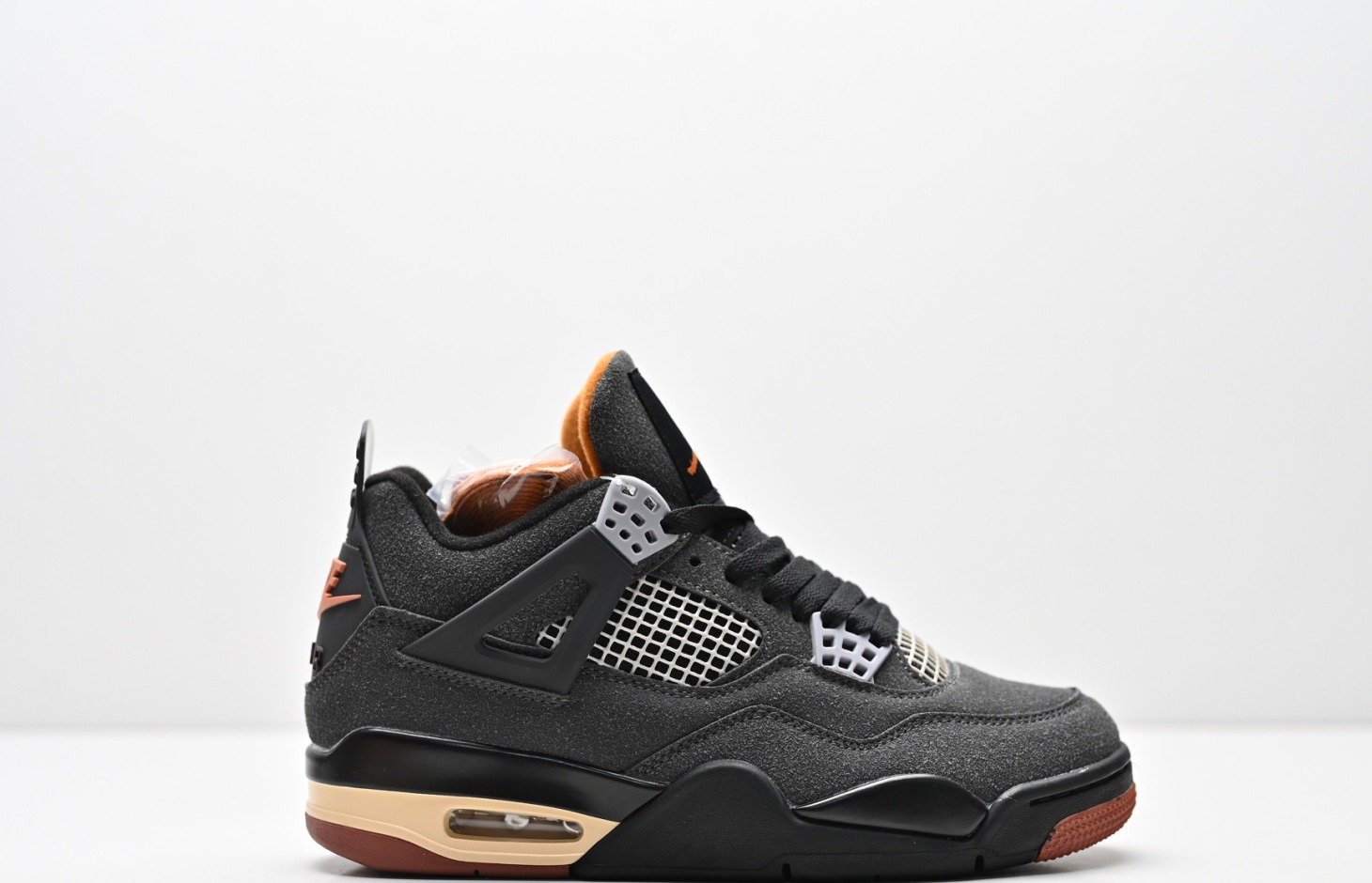 Jordan Air Jordan 4 x Undefeated 2025 – Vert profond / Noir / Orange