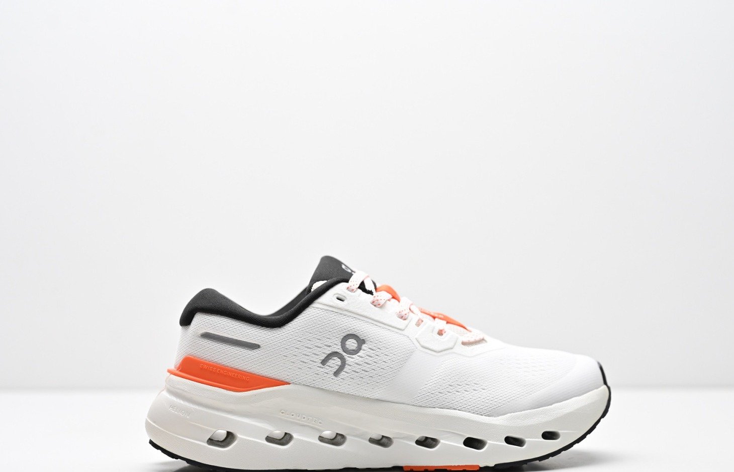 On Cloudrunner 2 – Blanc / Noir / Orange
