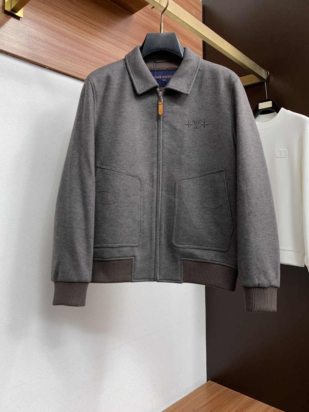 Brunello Cucinelli Blouson zippé en laine à col chemise – standard – Gris chiné – Homme