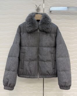 Brunello Cucinelli Bonded Wool Flannel Paneled Down Jacket with Shearling Collar – standard – Gris foncé – Homme