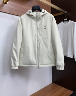 Brunello Cucinelli Veste technique à capuche avec écusson Solomeo – standard – Ivoire – Homme