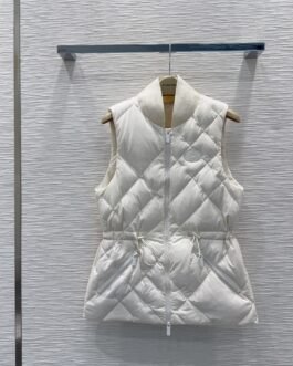 Burberry Gilet long sans manches matelassé losanges à taille coulissée – long / sans manches – Ivoire – Femme