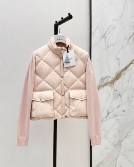 Burberry Veste hybride matelassée à losanges et manches maille EKD – court – Rose poudré – Femme