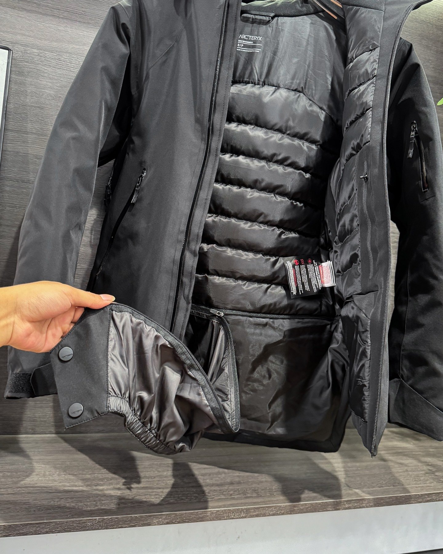 Kolon Sport Veste technique GORE-TEX 2-en-1 avec doublure matelassée amovible – standard – Bleu glacier, Noir – Plusieurs…