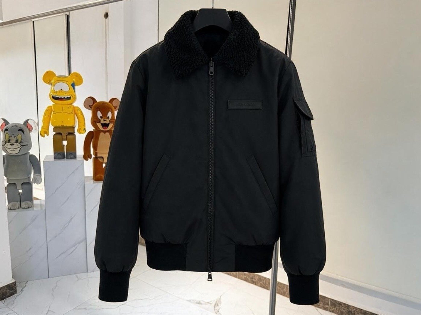Moncler Veste technique courte à capuche – court – Noir – Mixte