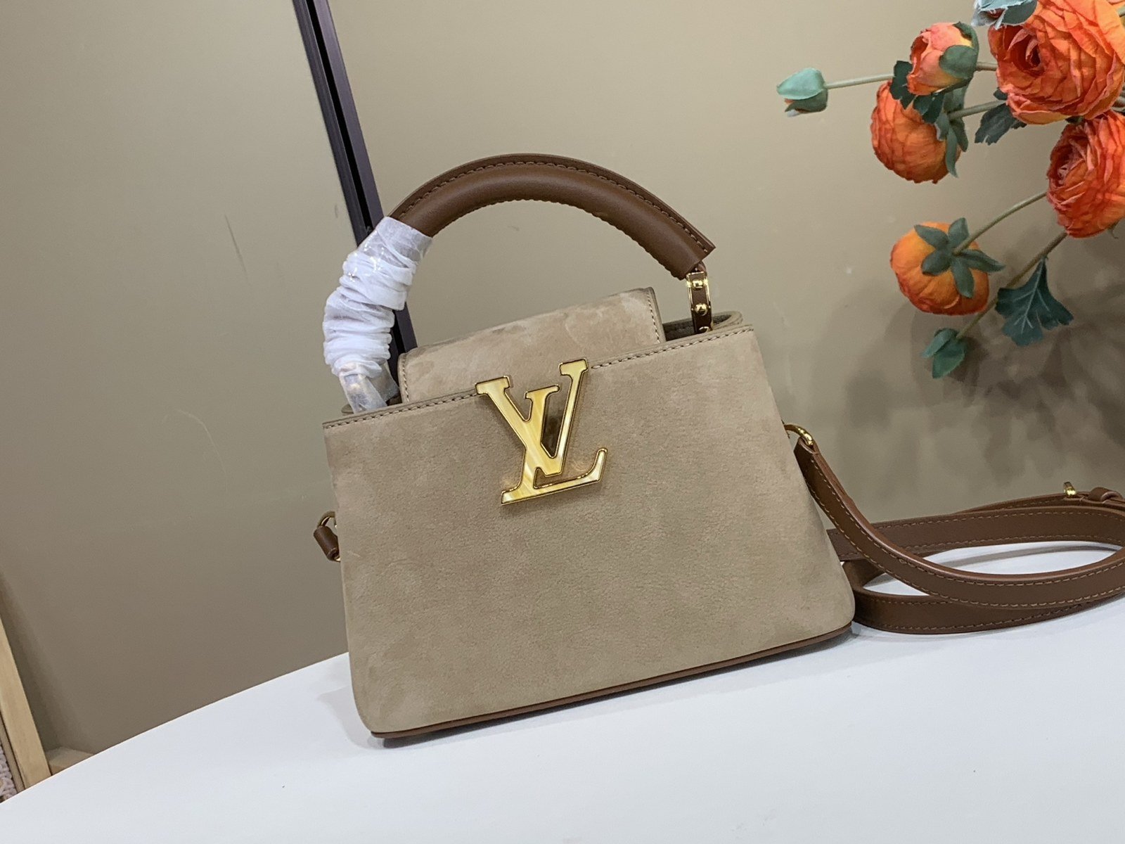 Louis Vuitton Capucines Mini Beige taupe