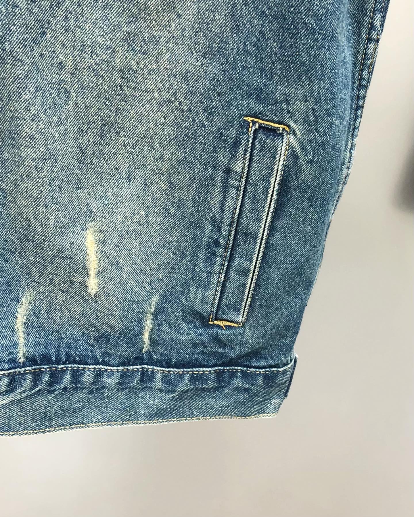 Louis Vuitton Veste en denim à col velours – Bleu - vue 4