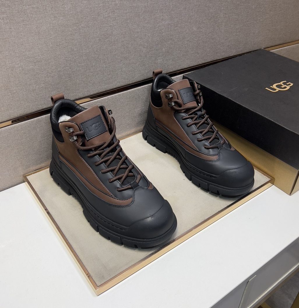 UGG Bottines montantes à lacets et semelle crantée Noir et marron