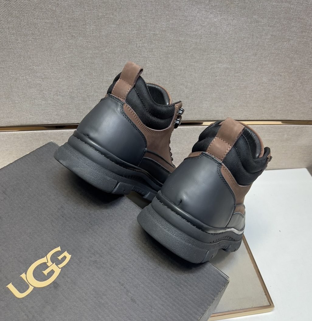 UGG Bottines montantes à lacets et semelle crantée Noir et marron - vue 7