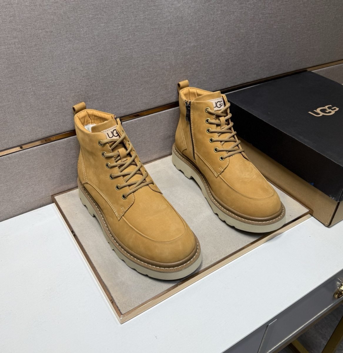 UGG Bottines montantes de randonnée à lacets Camel