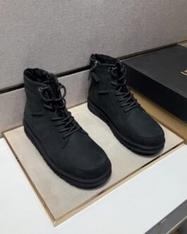 UGG Bottines montantes fourrées à lacets Noir