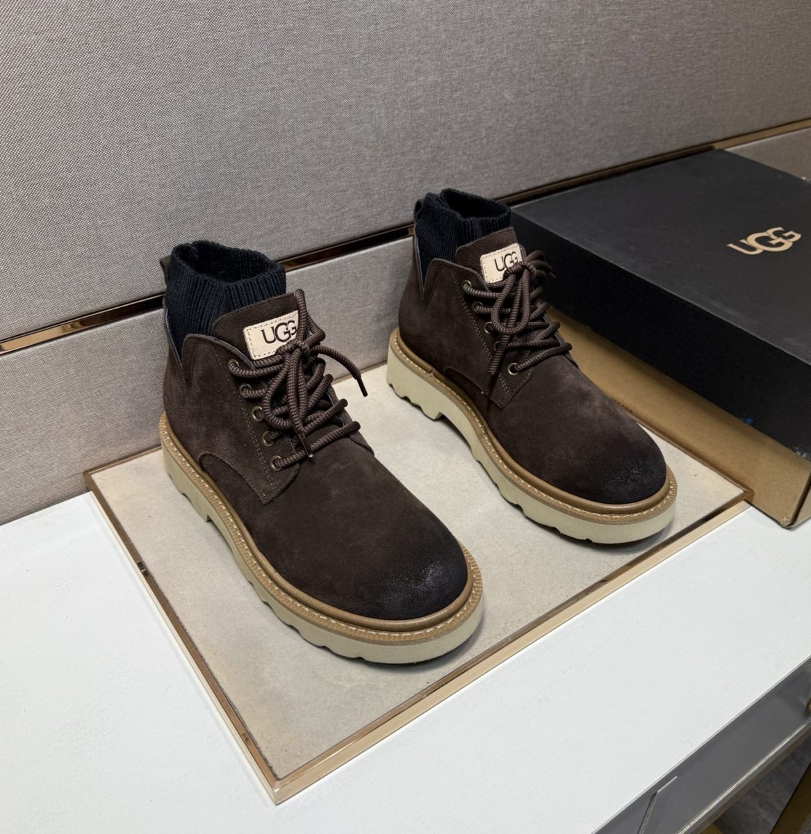 UGG Bottines montantes à lacets et semelle bicolore Marron foncé