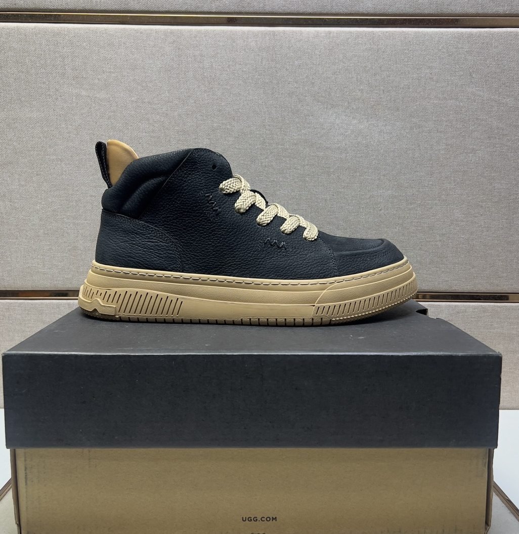 UGG Baskets montantes à lacets et semelle contrastée Bleu nuit - vue 3