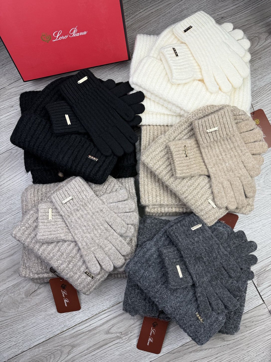 Loro Piana ensemble bonnet