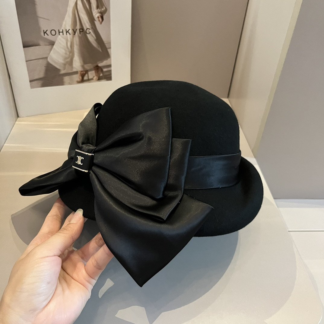 Chapeau cloche à grand nœud satiné