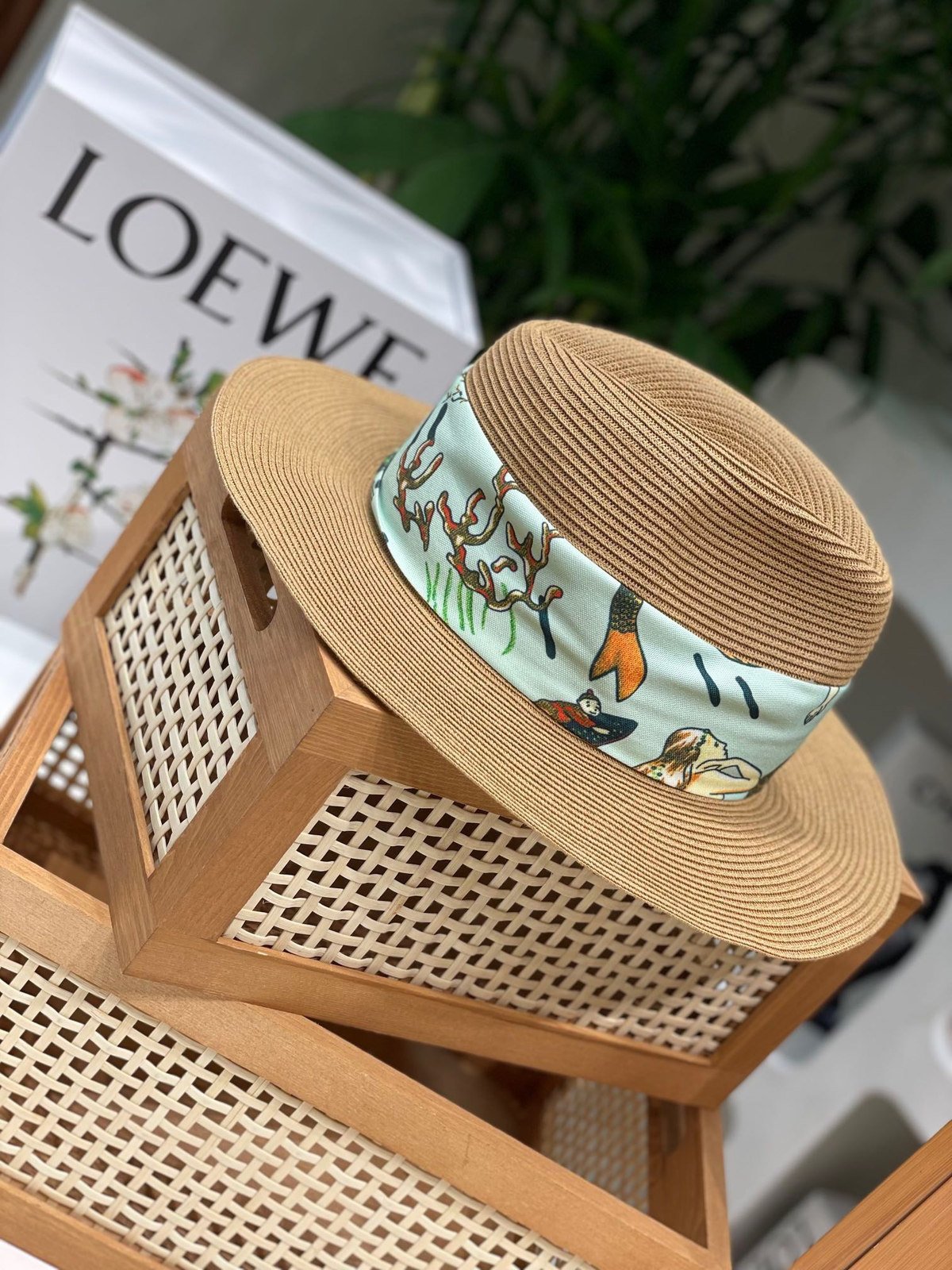Loewe Chapeau de paille à foulard imprimé