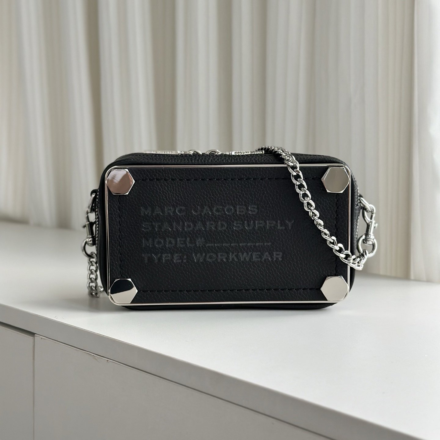 Marc Jacobs Sac bandoulière rectangulaire avec chaîne