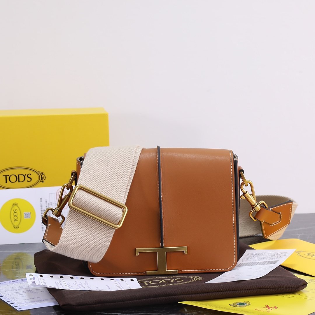 Tod’s Petit sac bandoulière à fermoir T en métal doré