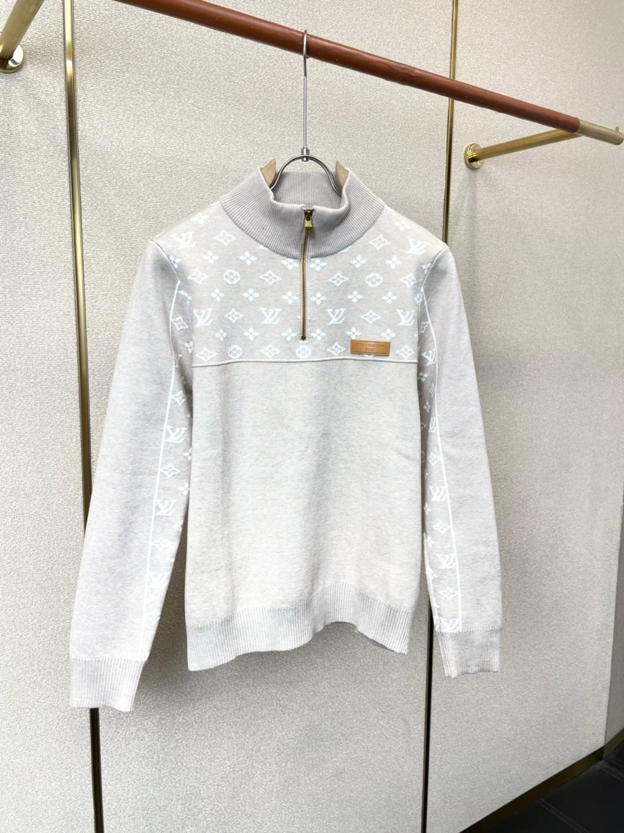 louis vuitton pull à col montant zippé et motifs monogramme - vue 5