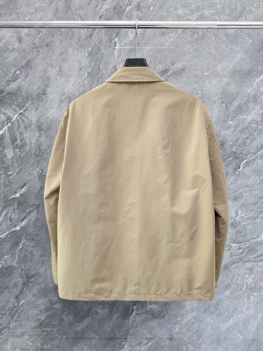 Burberry Blouson léger beige zippé à doublure carreaux – Image 2