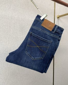 Prada Jean droit bleu à poche triangle signature