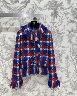 Chanel Veste courte multicolore en tweed effiloché