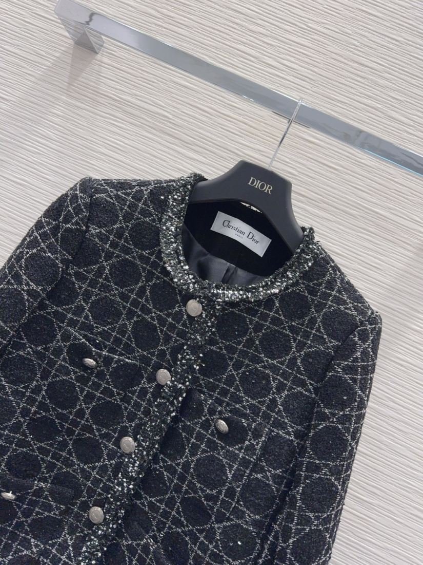 Dior Veste courte en tweed à boutons décoratifs – Image 3