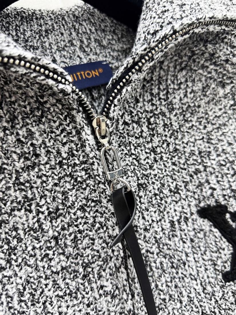 Louis Vuitton Pull à demi-zip en maille chinée et monogramme – Image 3