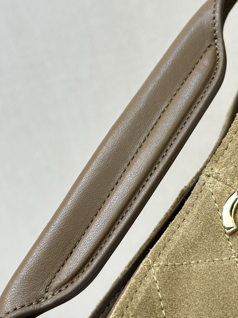 Chanel Sac à main matelassé à anse et chaîne dorée – Image 2