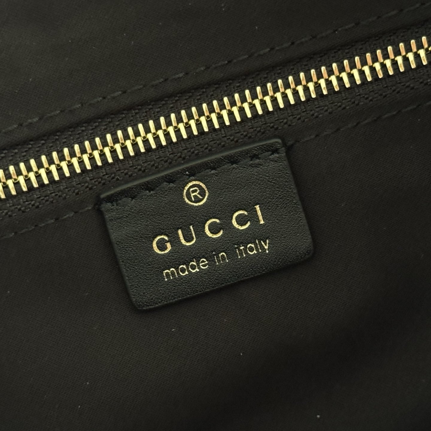 gucci sac hobo compact à mors doré et chaîne - vue 5