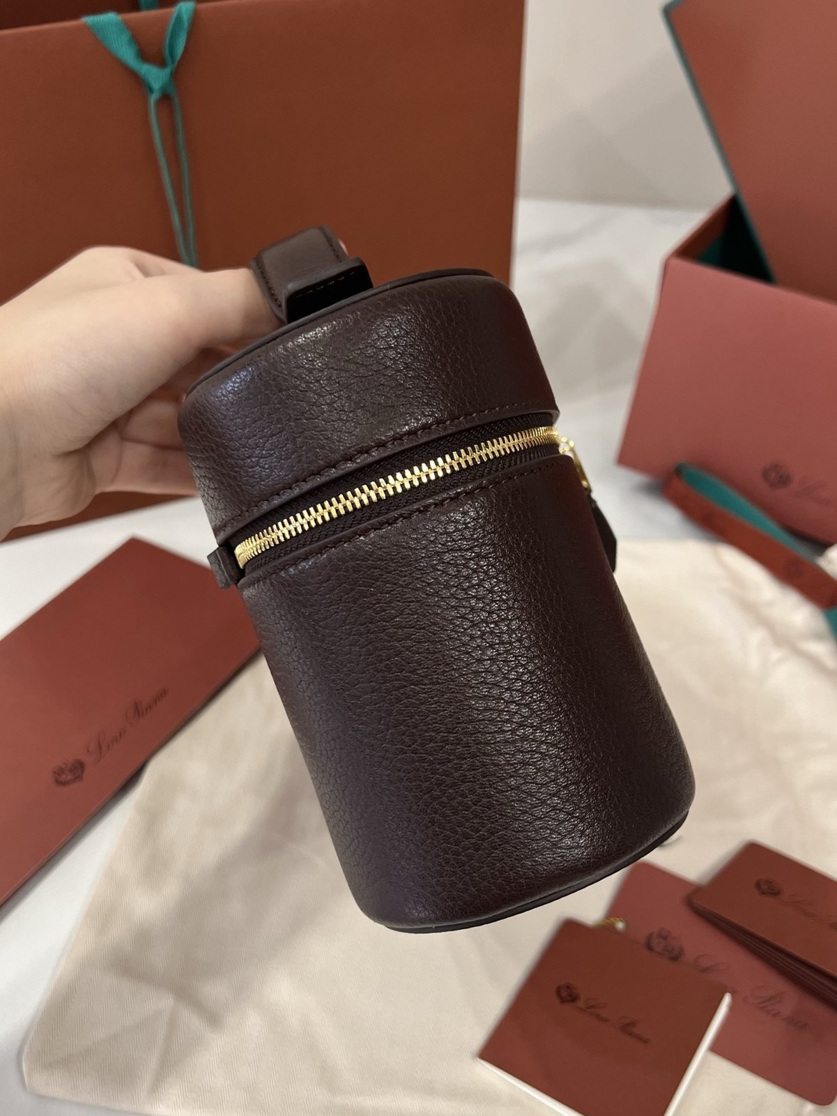 loro piana sac cylindrique porté main à bandoulière amovible - vue 8