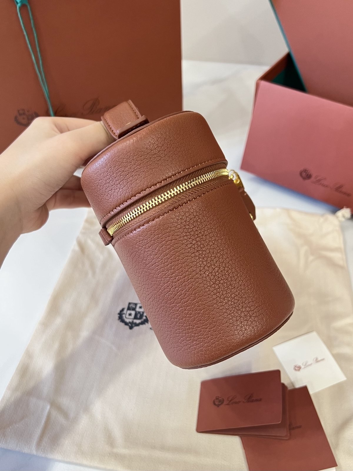 loro piana sac cylindrique porté main à bandoulière amovible - vue 13