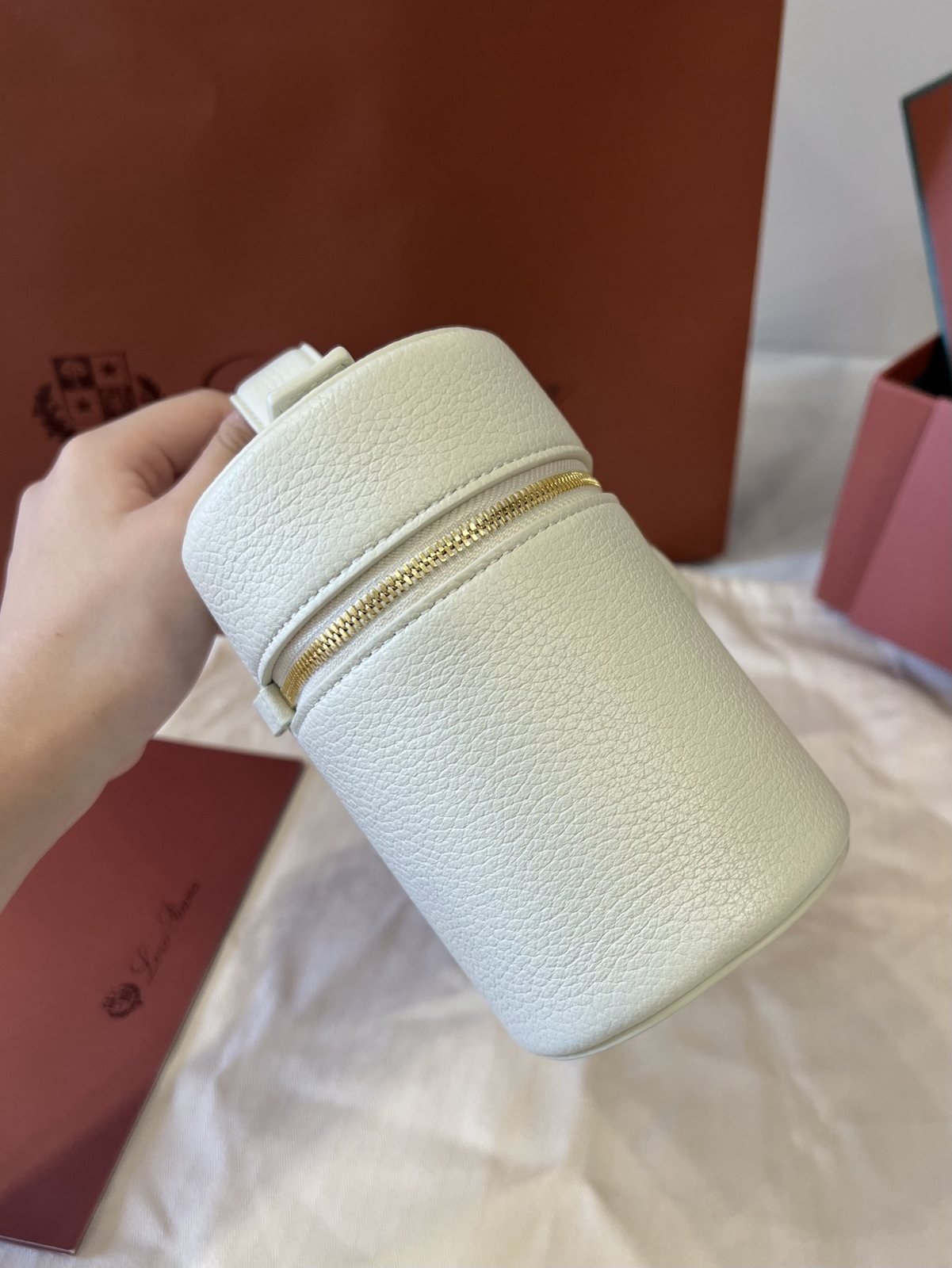 loro piana sac cylindrique porté main à bandoulière amovible - vue 3