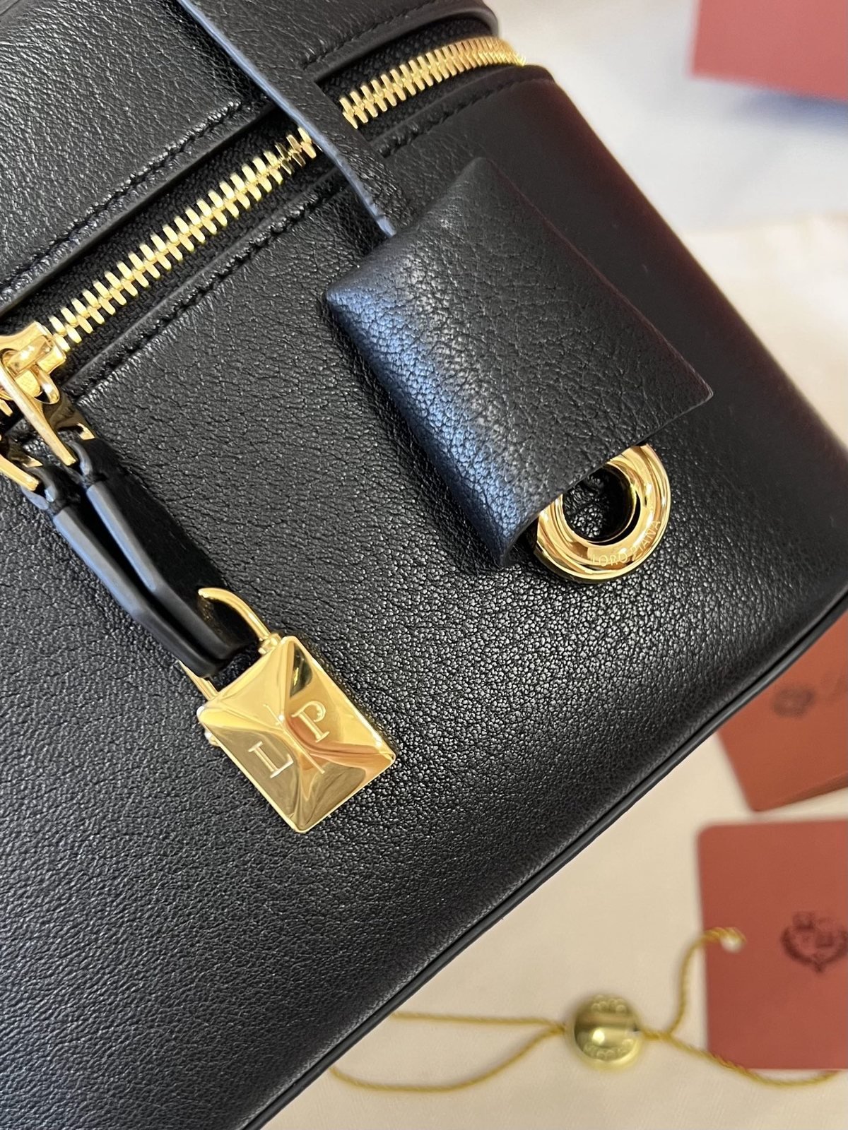 loro piana sac cylindrique porté main à bandoulière amovible - vue 19