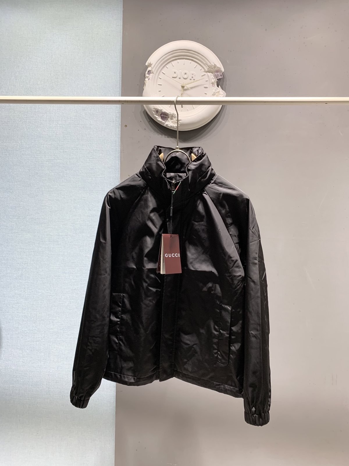 gucci blouson coupe-vent noir à capuche et bandes web